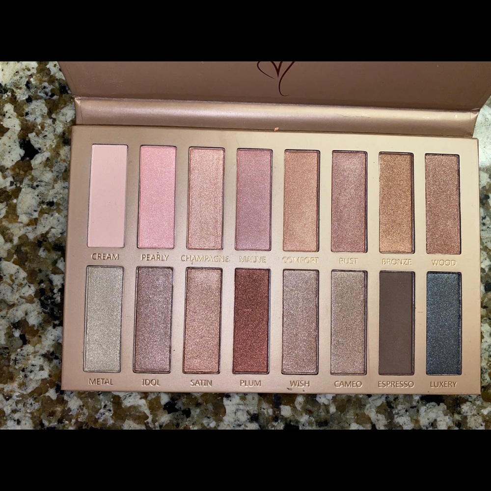 Best Pro Lamora Nudes Eyeshadow Palette